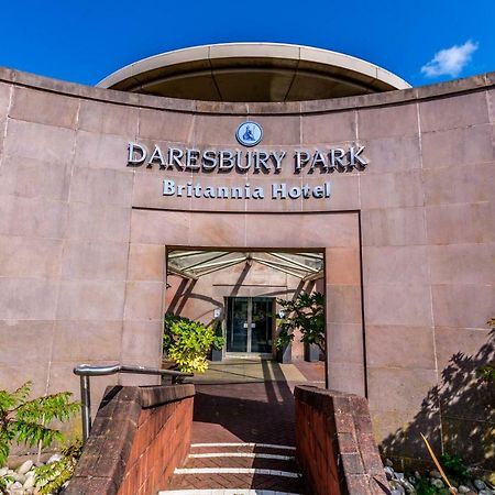 Daresbury Park Hotel & Spa מראה חיצוני תמונה